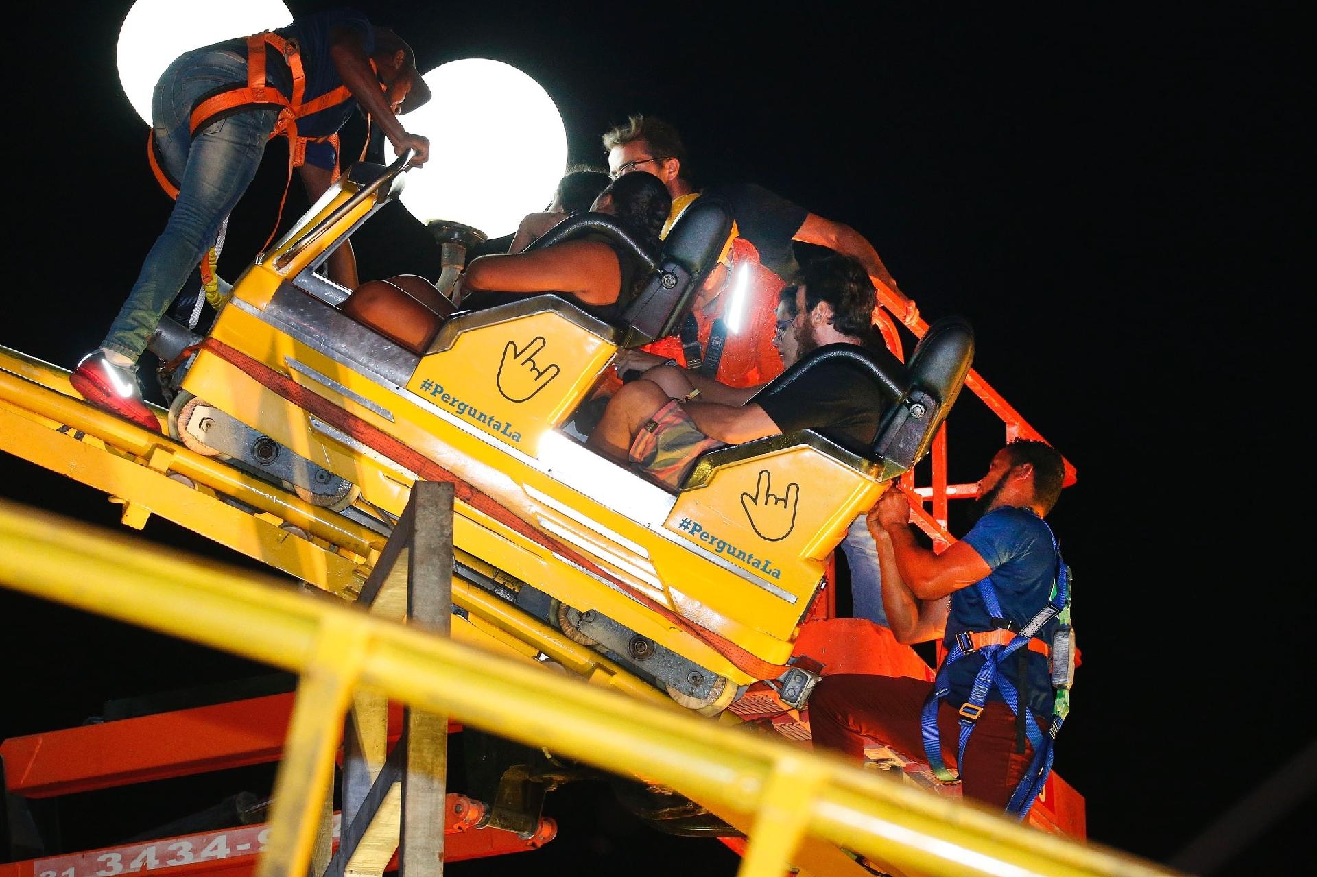 Montanha-russa sofre pane e deixa quatro pessoas presas na Cidade do Rock, no Parque Olímpico, durante o Rock in Rio 2017 - Marco Antonio Teixeira/UOL