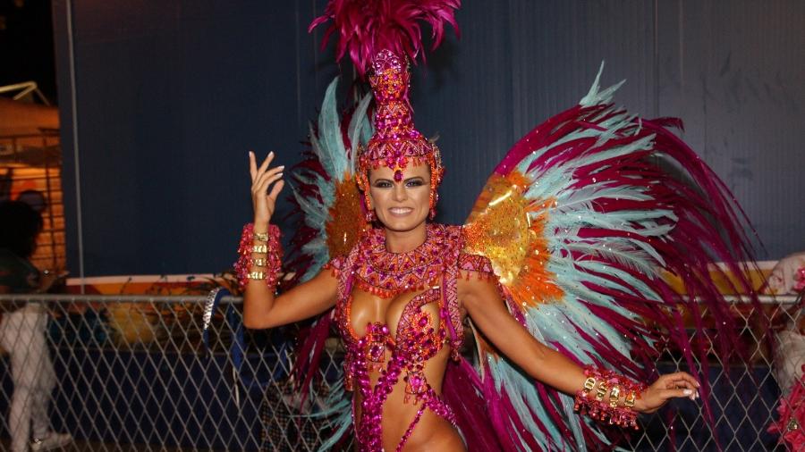 Após retornar ao funk, Perlla está de volta ao Carnaval - AgNews