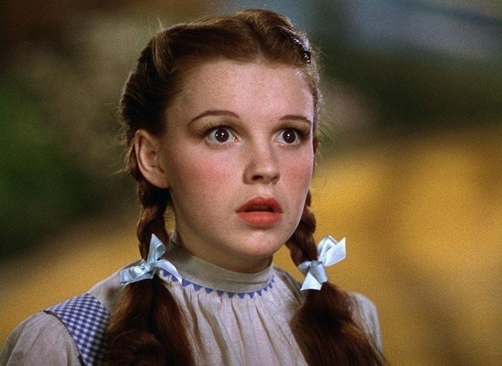 Judy Garland em cena em "O Mágico de Oz" (1939) - dIVULGAÇÃO