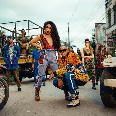 Gloria Groove e Léo Santana gravam o clipe de "Arrasta" - Reprodução/Instagram/gloriagroove - Reprodução/Instagram/gloriagroove
