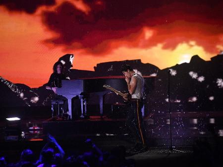 Shawn Mendes abre o VMA 2018 com "In My Blood" e chuva artificial - Michael Loccisano/Getty Images for MTV