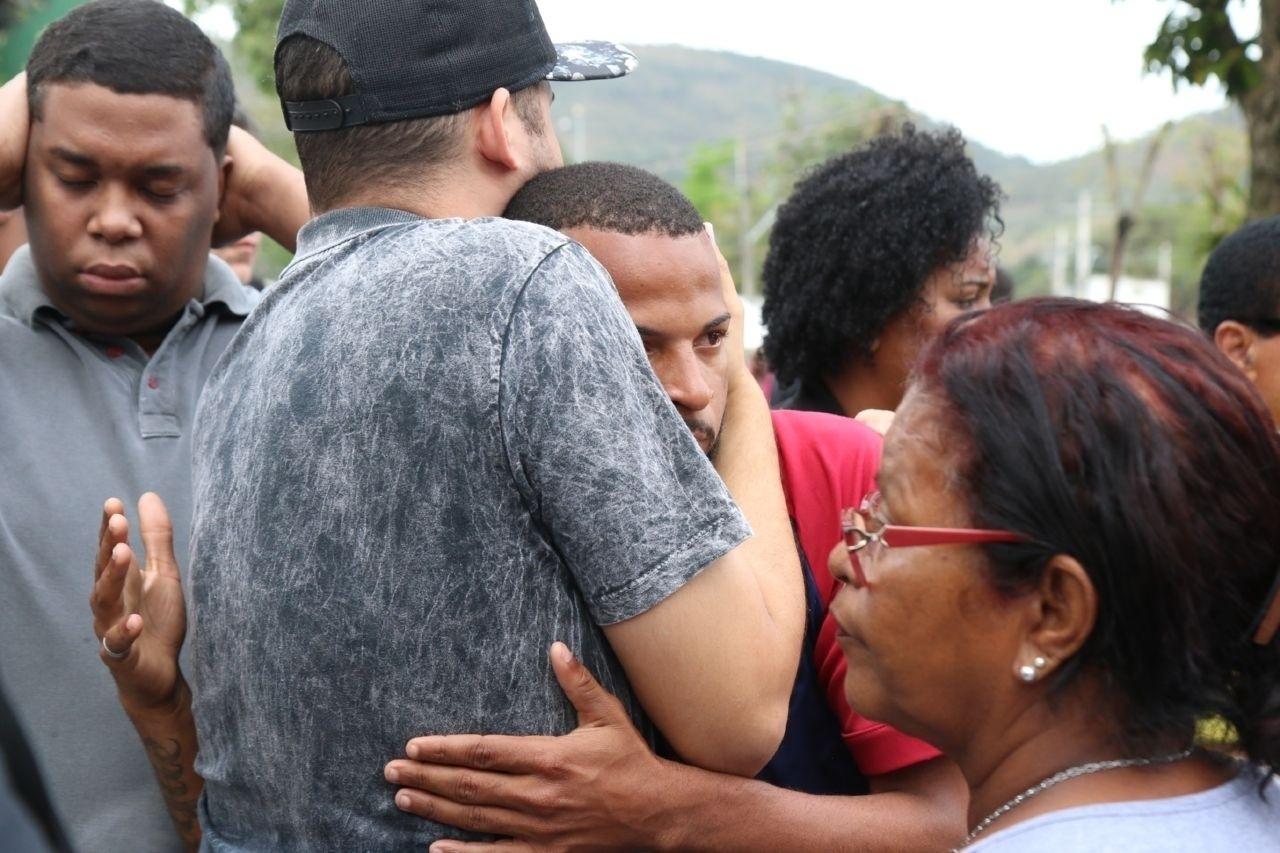 Emoção marca o enterro de Mr. Catra no Rio de Janeiro - Daniel Pinheiro/AgNews