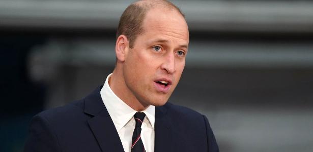 Prince of Wales William supports England