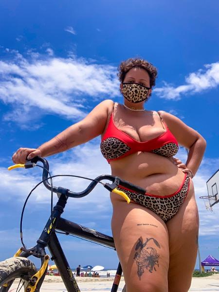 Bianca foi alvo de gordofobia ao andar de bicicleta na praia - Arquivo pessoal