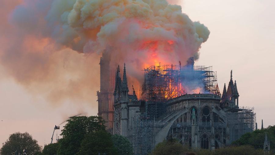 Incêndio da Catedral de Notre Dame, em 15 de abril de 2019 - GodefroyParis/Wikimedia Commons