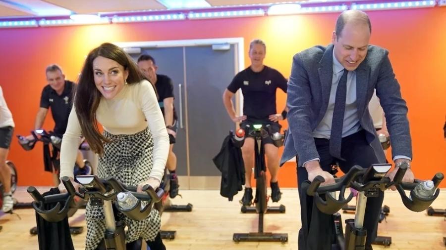 Príncipe William e Kate Middleton competiram em desafio de ginástica no País de Gales - Reuters