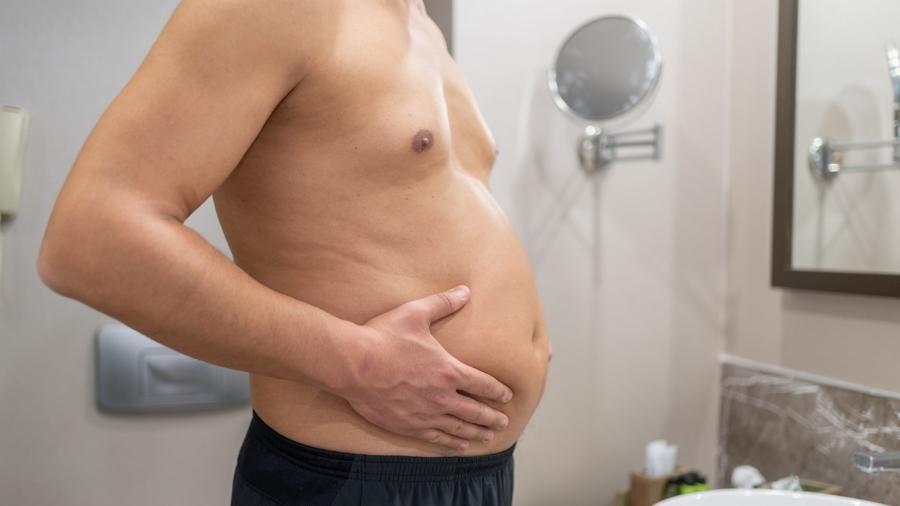 Segundo influenciadora brasileira, homens com barriga saliente têm um "charme" Segundo influenciadora brasileira, homens com barriga saliente têm um "charme"