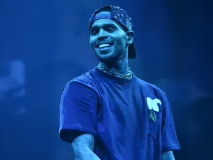 Chris Brown esgota 50 mil ingressos em uma hora e anuncia show extra em SP