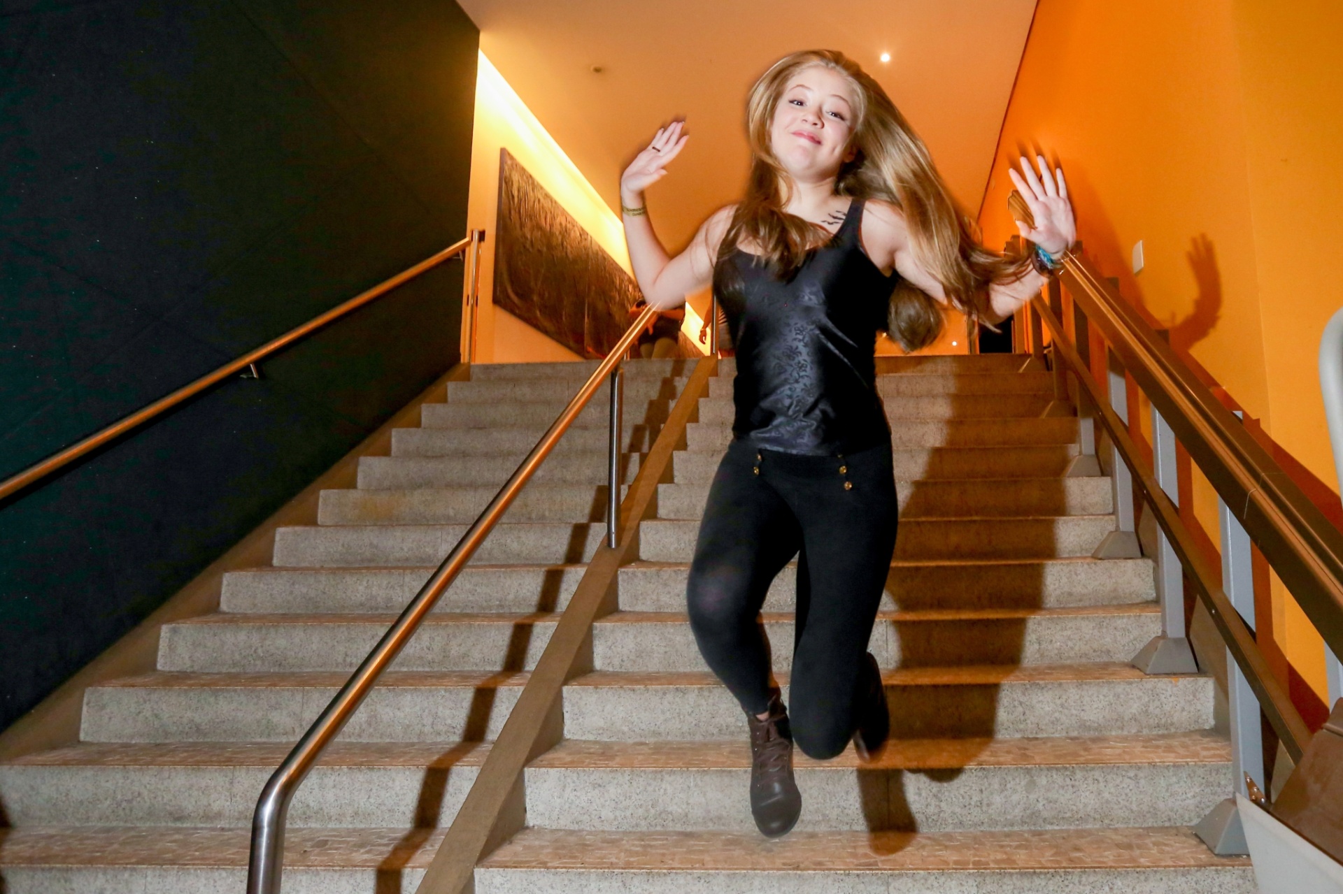 6.mar.2016 - Fãs do filme "A Série Divergente: Convergente" se encontram no Cine Livraria Cultura, em São Paulo. - Ricardo Matsukawa / UOL