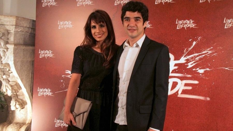 31.mar.2016 - Maria Ribeiro e Caio Blat participam da festa de lançamento da novela "Liberdade, Liberdade", no Rio de Janeiro 31.mar.2016 - Maria Ribeiro e Caio Blat participam da festa de lançamento da novela "Liberdade, Liberdade", no Rio de Janeiro