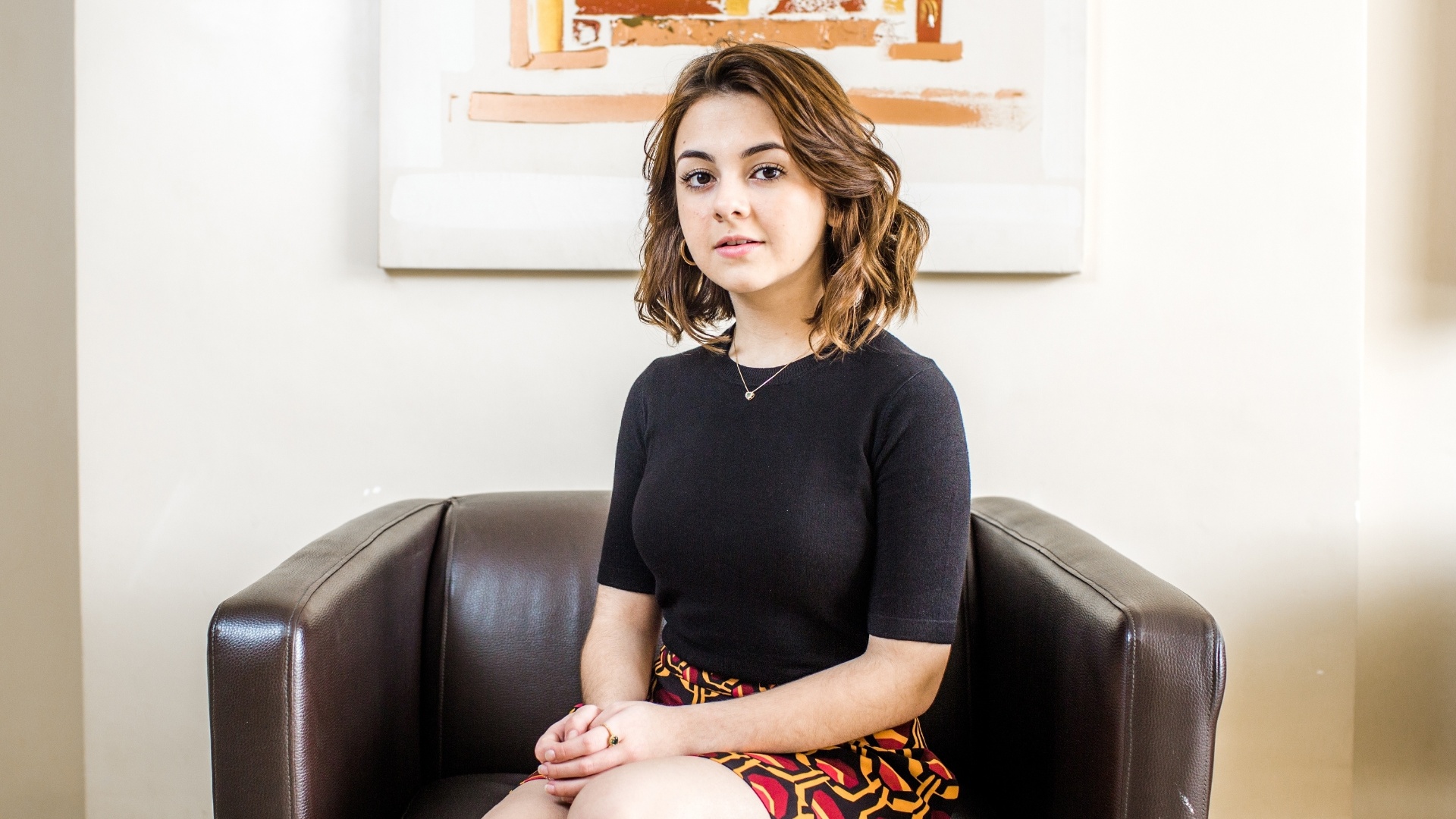 A atriz Klara Castanho fala ao UOL sobre sua estreia no cinema como Julia, no filme "É Fada!", e no teatro como Jane e Lady Jane em "O Aprendiz de Feiticeiro" - Ricardo Matsukawa/UOL