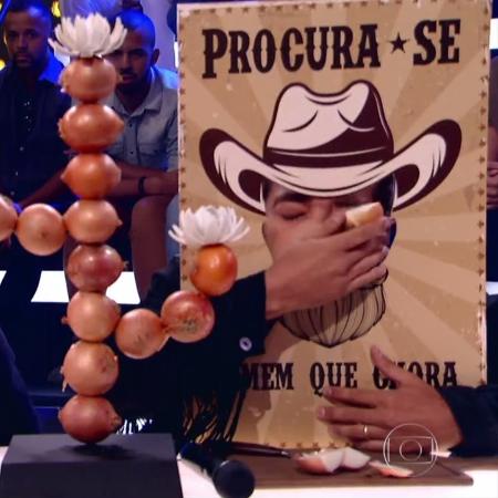 Edu Sterblitch usou cebola para chorar no "Amor & Sexo" - Reprodução/TV Globo - Reprodução/TV Globo
