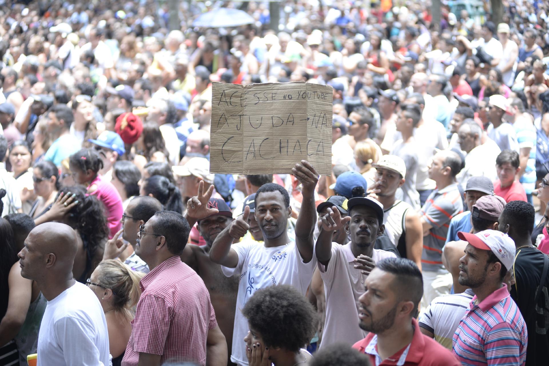 Os shows no Vale do Anhangabaú no aniversário de 464 anos de São Paulo - Débora Klempous/UOL