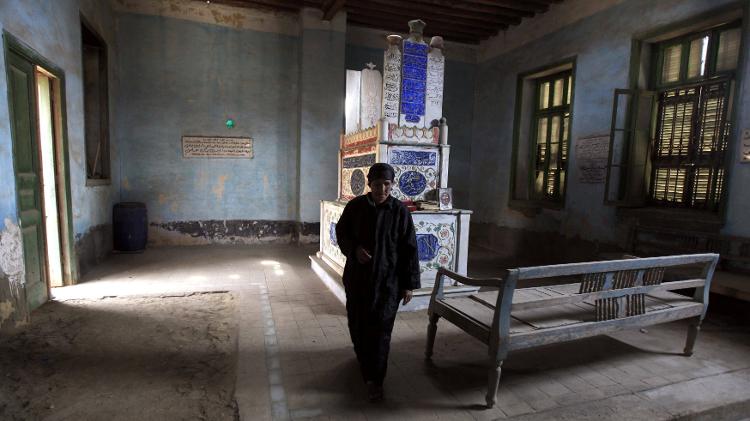 Na Cidade dos Mortos, há casas entre e sobre túmulos e mausoléus - REUTERS/Amr Abdallah Dalsh - REUTERS/Amr Abdallah Dalsh