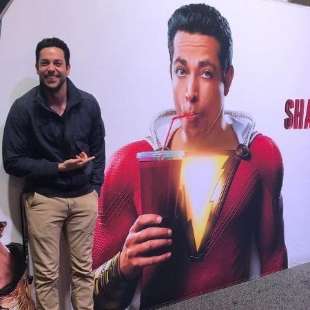 Zachary Levi brinca com propaganda do filme "Shazam!" - Reprodução