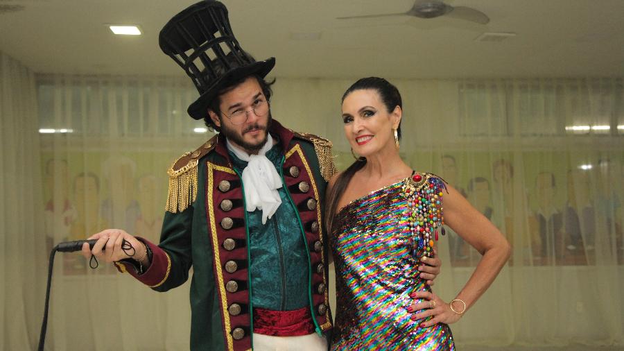 Ao lado de Túlio Gadelha, Fátima Bernardes é coroada rainha de baile de carnaval no Recife - Alcione Ferreira/Divulgação