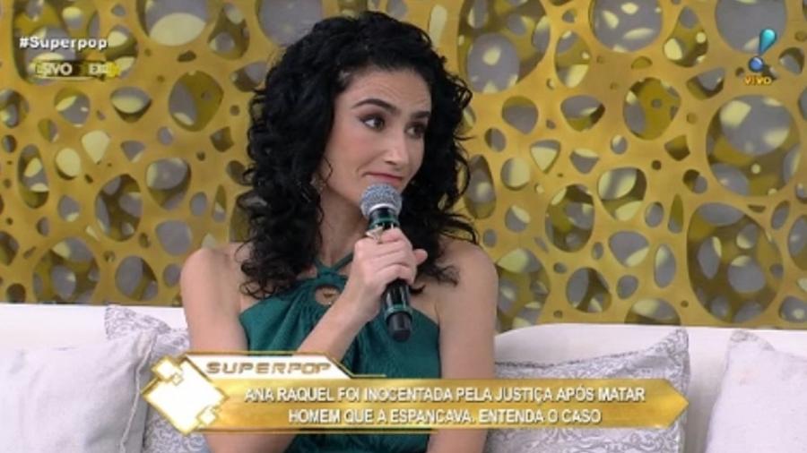 Ex-atriz da Globo agredida pelo marido participa do programa "Superpop" - Reprodução/RedeTV!