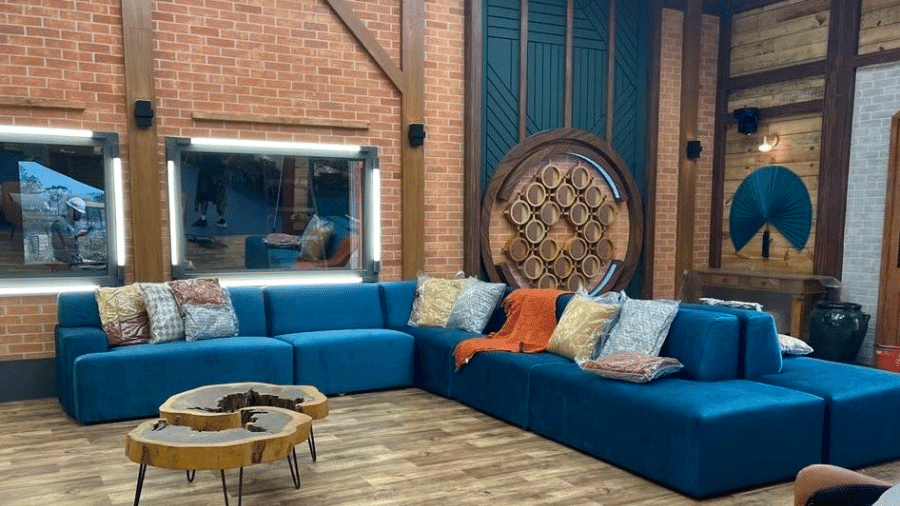 Rodrigo Carelli divulgou uma imagem da sala de estar de "A Fazenda 13" (TV Record) - Reprodução/Twitter