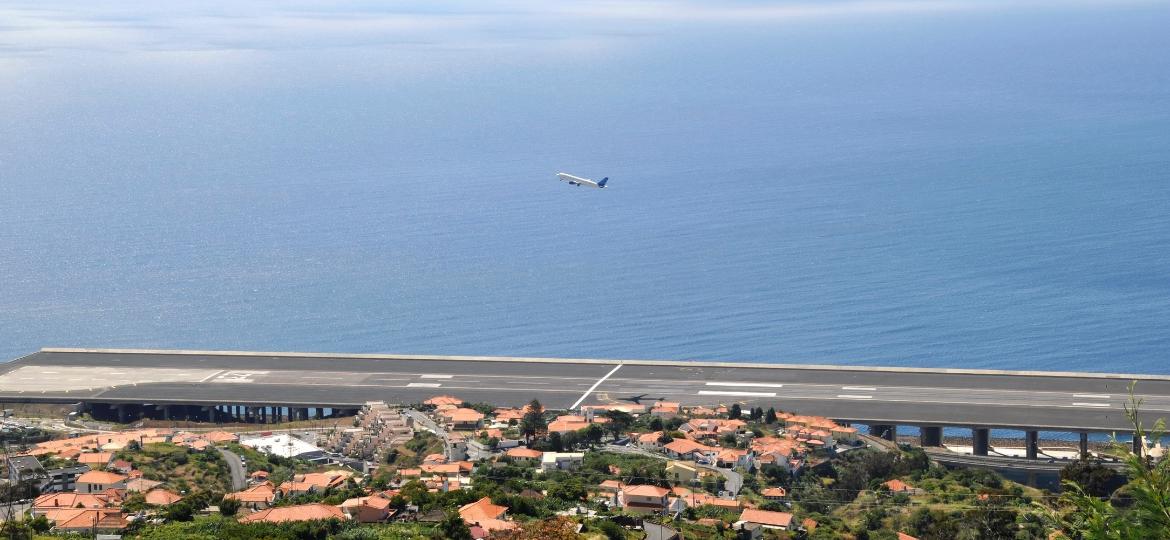 Pista do Aeroporto da Ilha da Madeira - Getty Images/iStockphoto