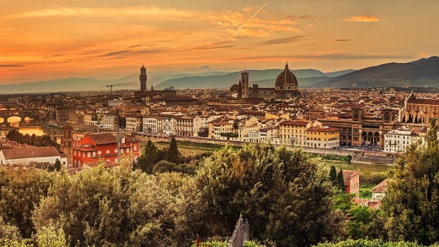 Vista da Piazzale Michelangelo em Florença, na Itália, que volta a impressionar turistas - unknown1861/Getty Images/iStockphoto