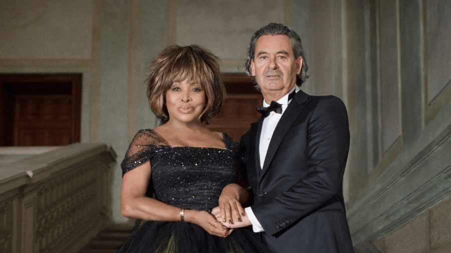 Tina Turner casou de vestido verde e preto - Reprodução/Instagram