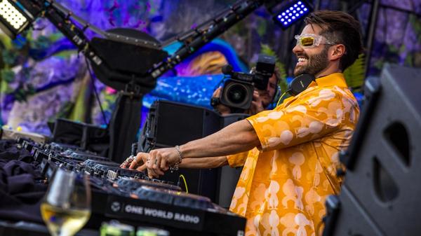 Alok durante o Tomorrowland Bélgica 2024; no sábado, ele toca no entorno do Mangueirão, em Belém