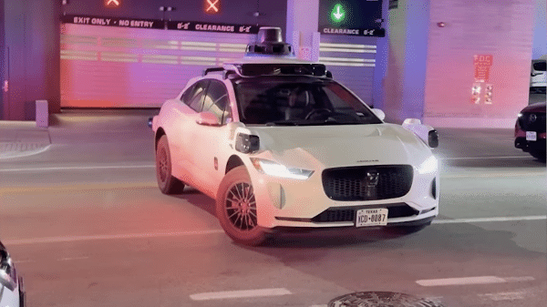 Carro da Waymo bloqueia ambulâncias que buscavam vítimas de tiroteio em massa nos EUA