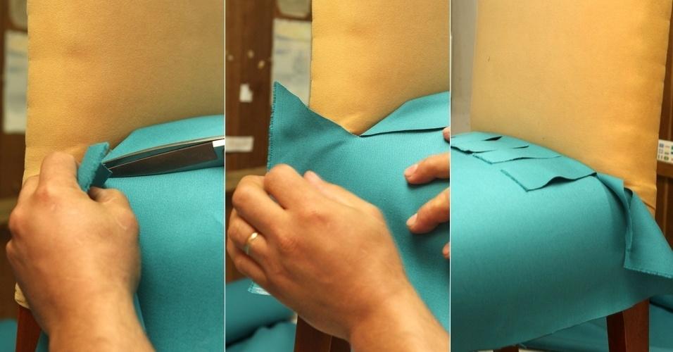 Faça um corte no encontro do encosto com o assento. A cada três dedos, continue recortando até chegar no encontro do encosto com o assento do outro lado - Aline Arruda/UOL