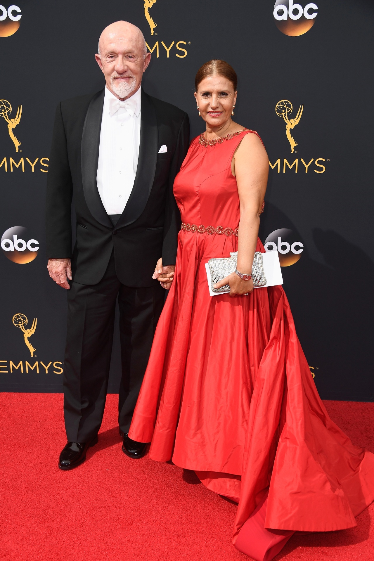 18.set.2016 - Jonathan Banks, o eterno Mike de "Breaking Bad", chega à 68ª edição do Emmy Awards - Getty Images