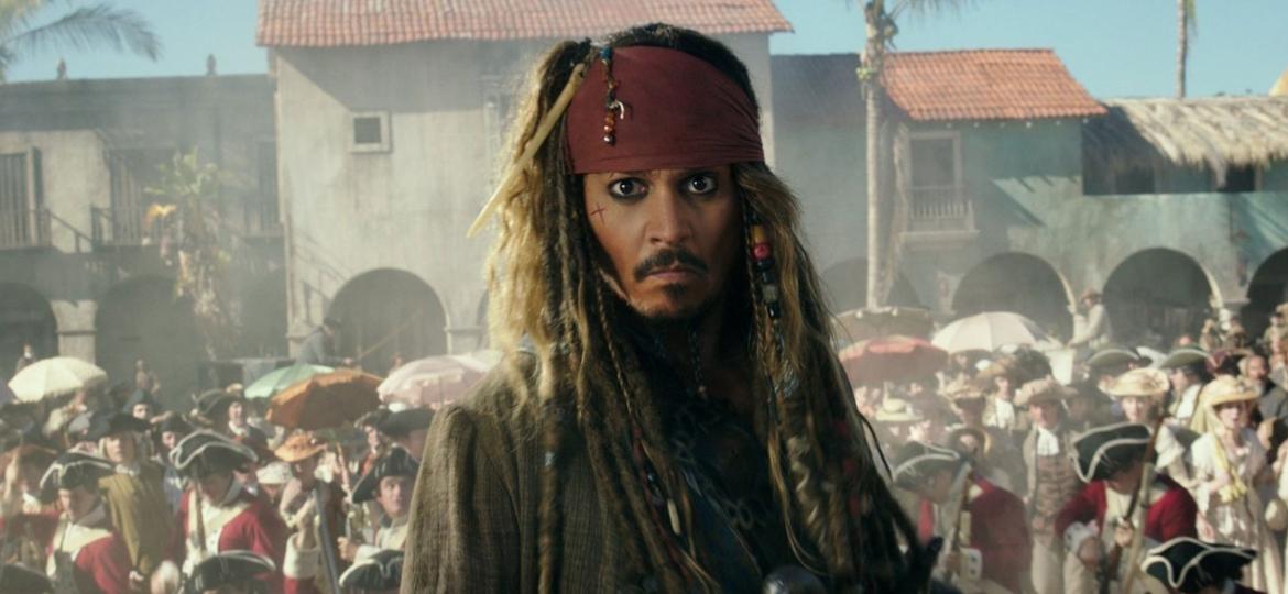 Jack Sparrow em cena de Piratas do Caribe (2003 a 2017) - Reprodução