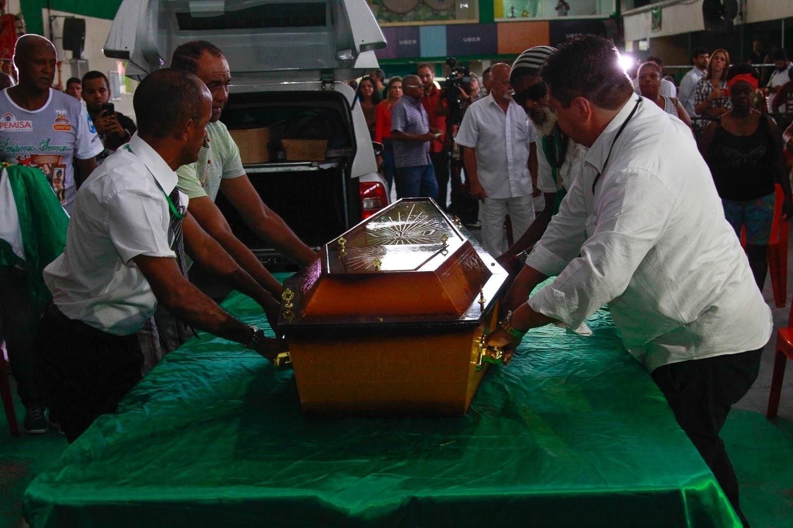 A sambista Dona Ivone Lara é velada na quadra da escola de samba Império Serrano, no Rio de Janeiro - Marcio Cassol /AgNews