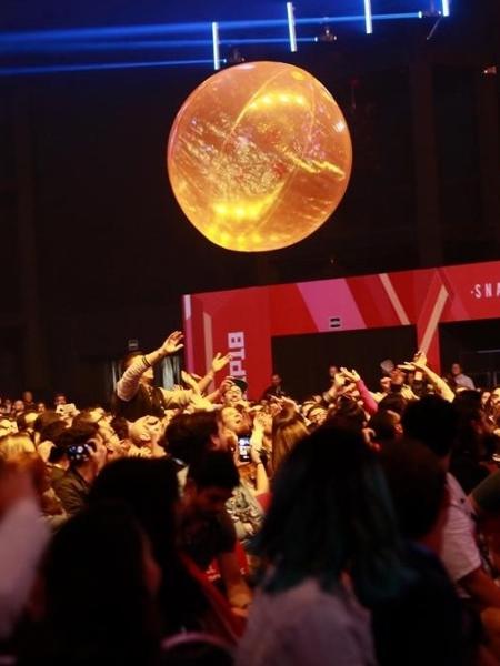 "Esfera do dragão" diverte o público da CCXP 2018 - Iwi Onodera/UOL - Iwi Onodera/UOL