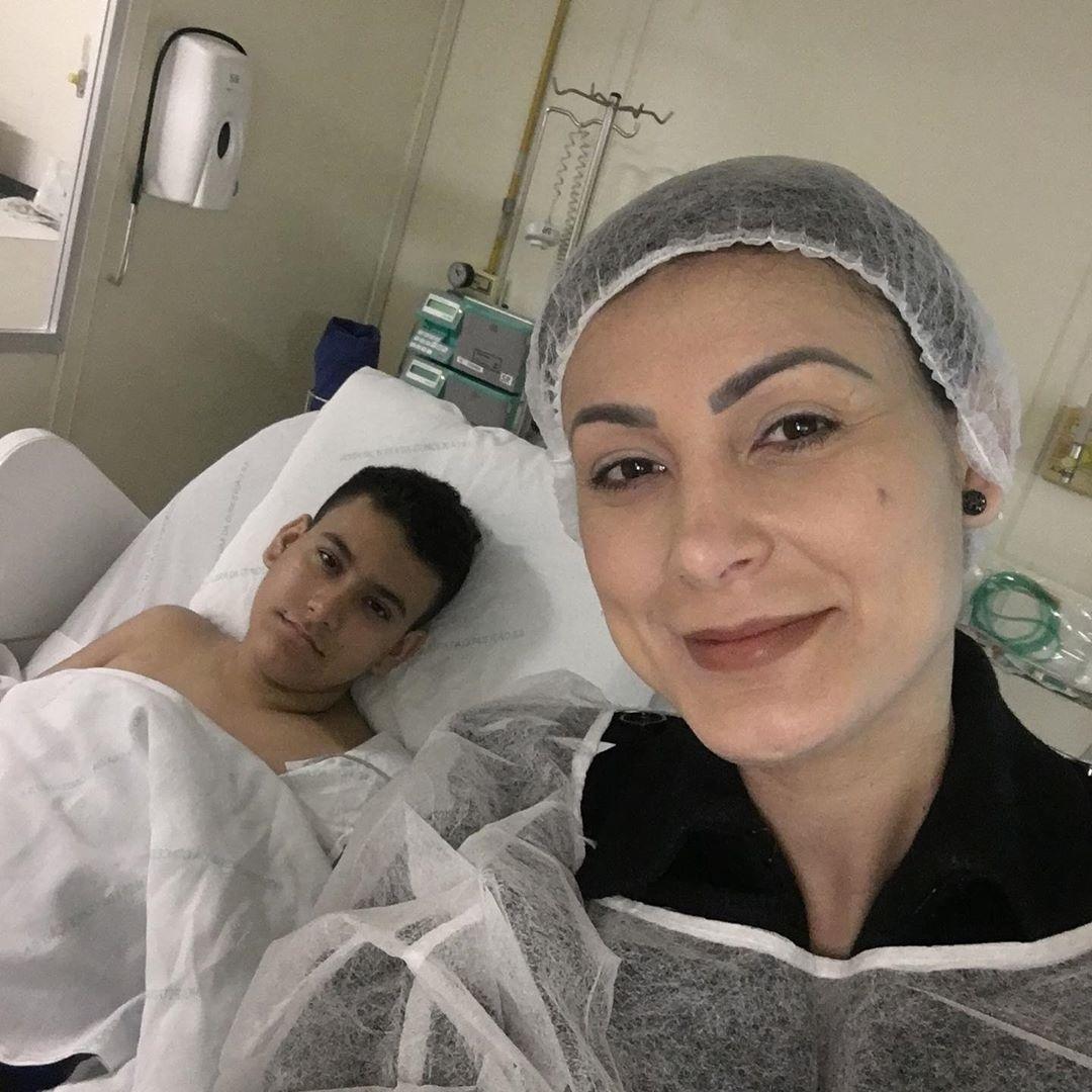 Filho De Andressa Urach Faz Cirurgia De Emergencia Apos Inflamacao Na Vesicula