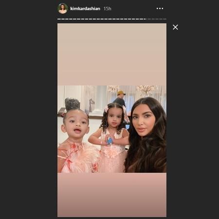 Kim Kardashian posta foto de aniversário da sobrinha  - Reprodução 