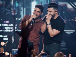 Murilo Huff divide o palco com Jorge, da Dupla Jorge e Mateus - Flaney/Divulgação - Flaney/Divulgação