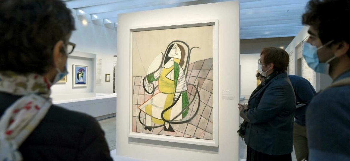 "Le Rocking-chair" uma das obras do pintor espanhol Pablo Picasso exibida no Louvre, na França - AFP