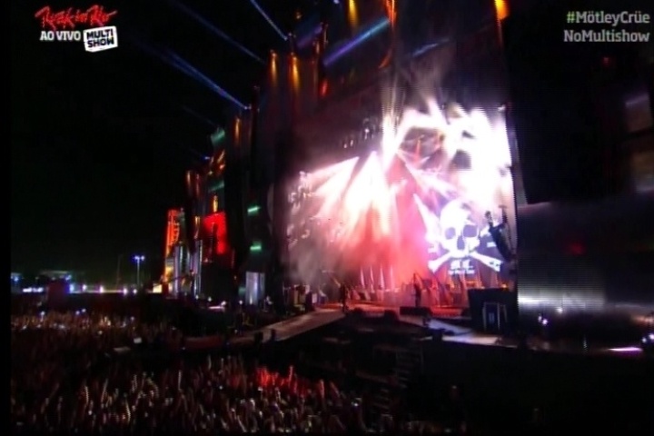 19.set.2015 - Mötley Crüe se apresenta no Palco Mundo no segundo dia do Rock in Rio 2015 - Reprodução