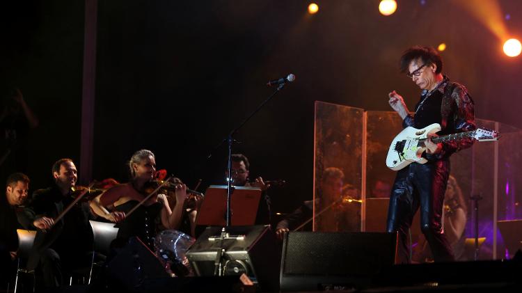 Steve Vai durante show no Brasil no Rock in Rio Steve Vai durante show no Brasil no Rock in Rio