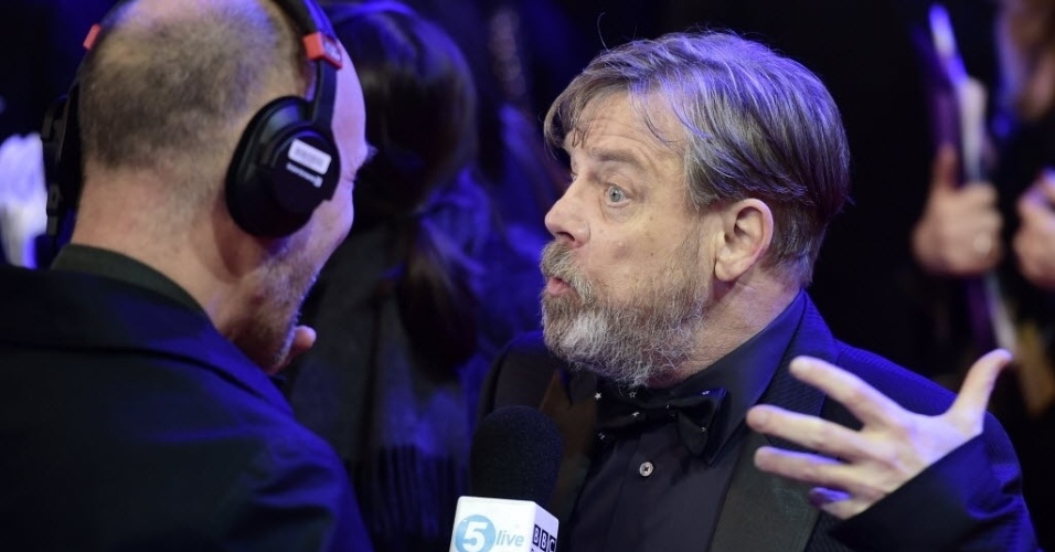16.dez.2015 - Mark Hamill (Luke Skywalker) dá entrevista para a rádio BBC