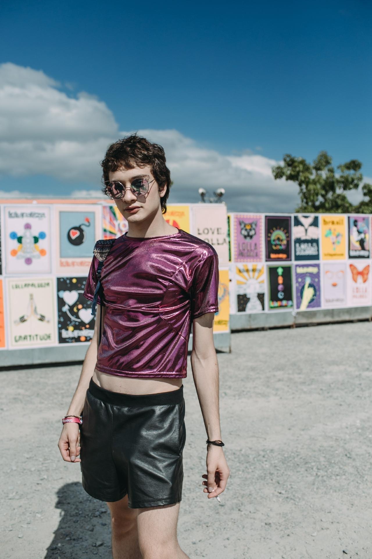 Público do Lolla: outro rapaz com estilo andrógeno - Felipe Gabriel / UOL