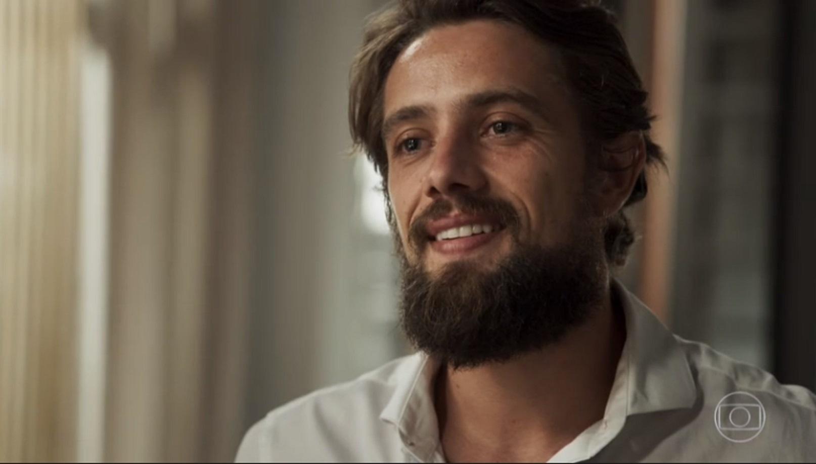 Renato revela face de vilão, debocha de Clara e web se revolta: "Me segurem" - Reprodução/TV Globo