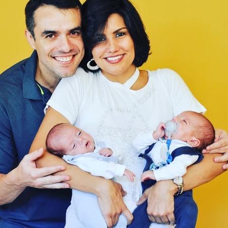 Mariana Felício, Daniel Saulo e os gêmeos João e José - Reprodução/Instagram