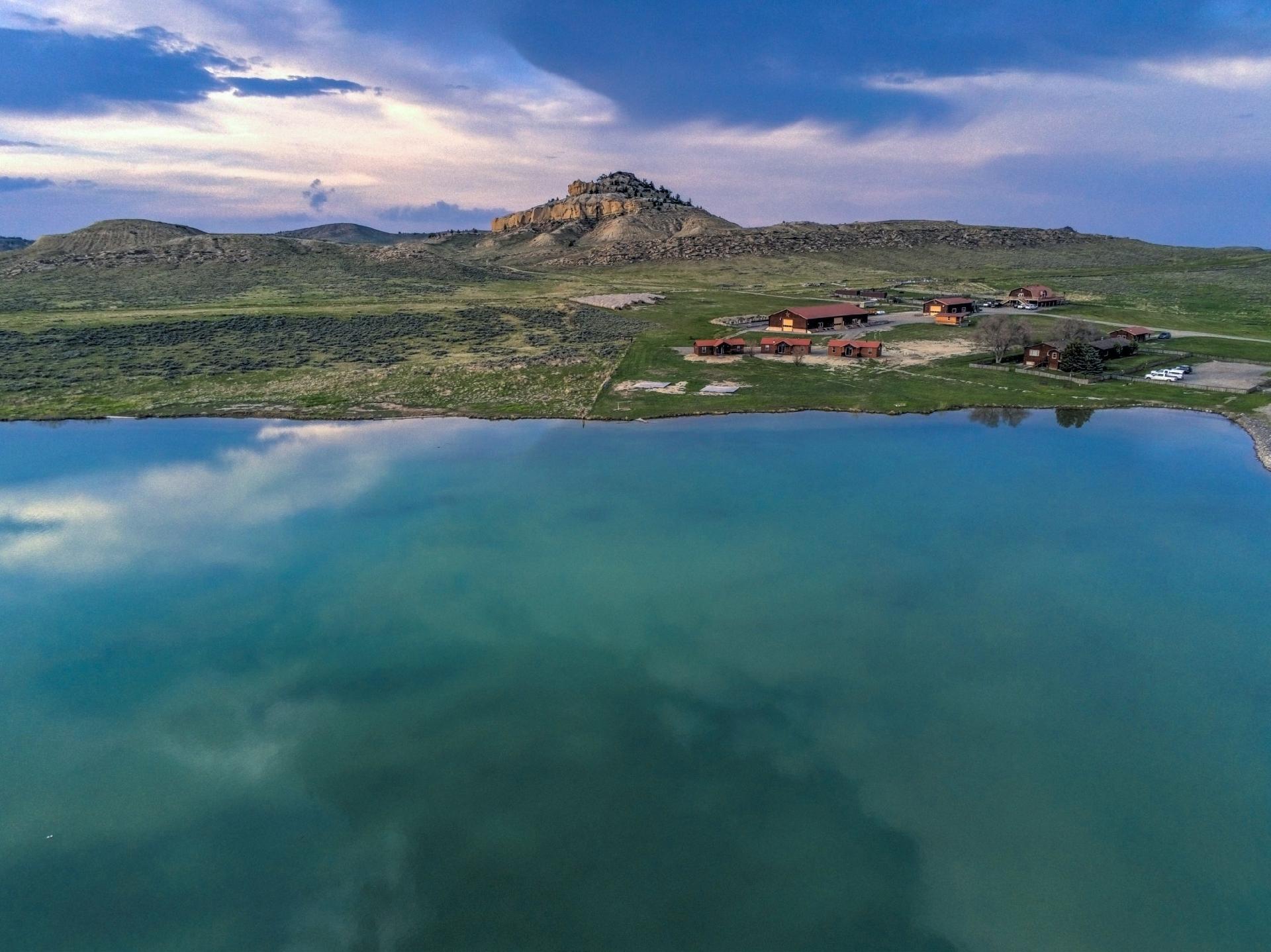 Kanye West compra rancho em visual paradisíaco por R$ 59 milhões; faça tour - Reprodução/J. P. King