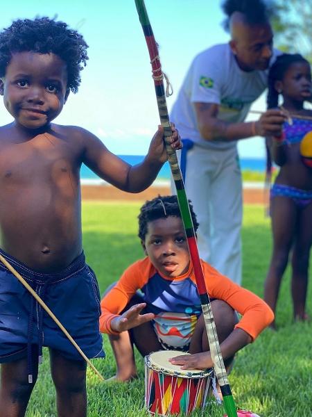 Titi e Bless em aula de capoeira - REPRODUÇÃO/INSTAGRAM