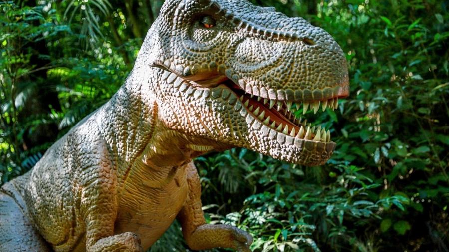 Maior parque de dinossauros em réplicas do Brasil é inaugurado em