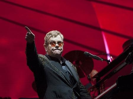 O cantor Elton John - Reinaldo Canato/UOL