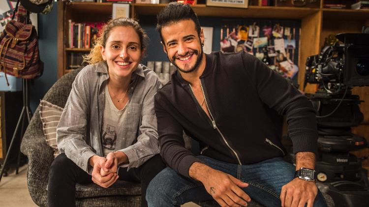 Carol Duarte e Tarso Brant posam nos bastidores de gravação de "A Força do Querer" - Mauricio Fidalgo/TV Globo - Mauricio Fidalgo/TV Globo