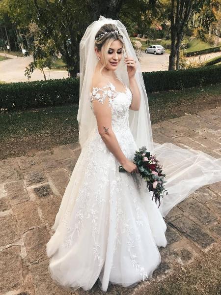 Niina Secrets se casa com vestido estilo princesa - Reprodução/Instagram