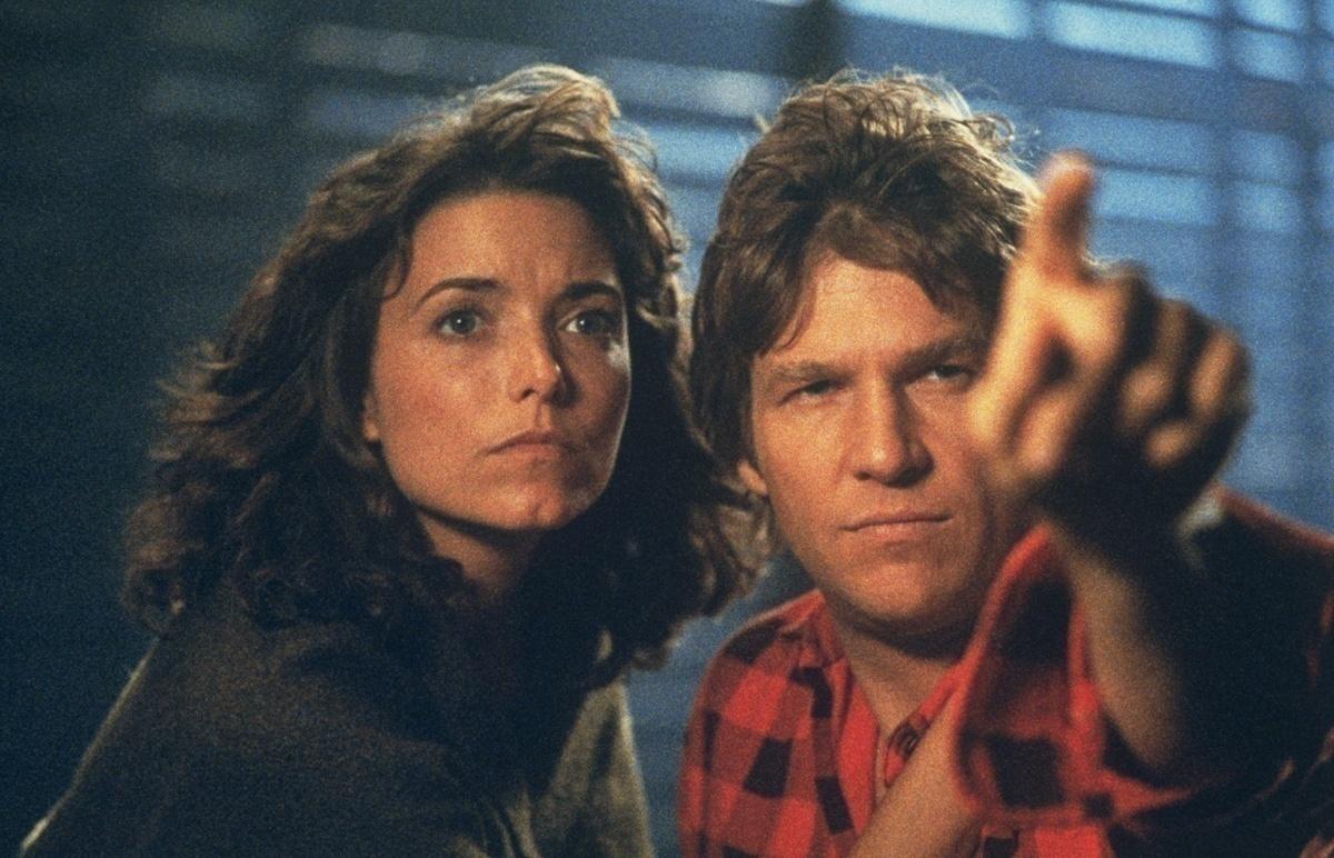 Jeff Bridges e Karen Allen em cena de "Starman - O Homem das Estrelas" (1984) - Divulgação