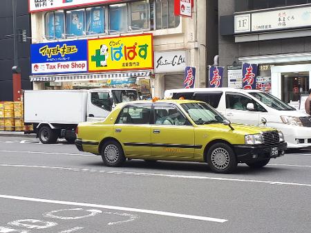 Por Que Taxis Do Japao Sao Antigos E Tem Retrovisores Nos Para Lamas 22 10 19 Uol Carros